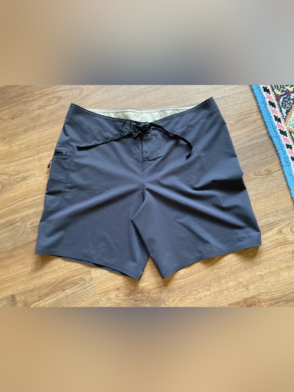 Patagonia Women’s Swim Hydropeak Board Shorts - Black size 10